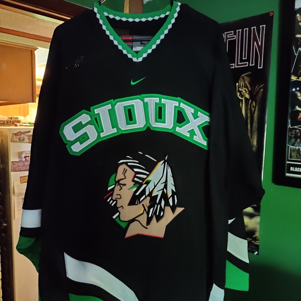 UND Fighting Sioux Ralph Englestad jersey